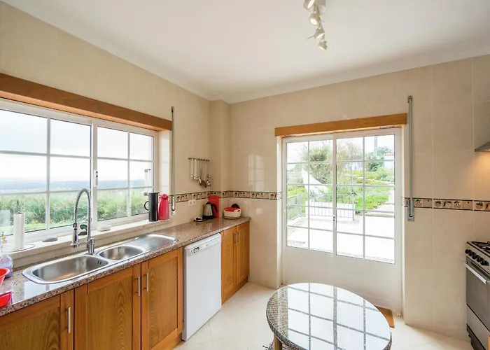 Oceanview Cliff Retreat Vila